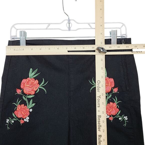 Divided by H&M Pants Womens 8 Black Embroidered Red Rose - Picture 5 of 6